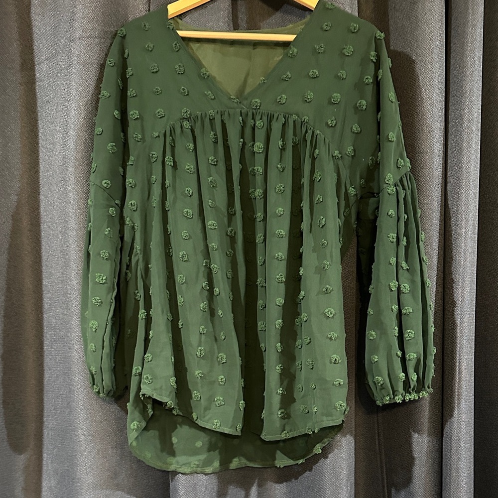 Elegant Green Women's Top - Picture 1 of 5
